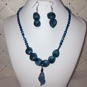 Necklace and earrings set, shells and pearls. ❤️